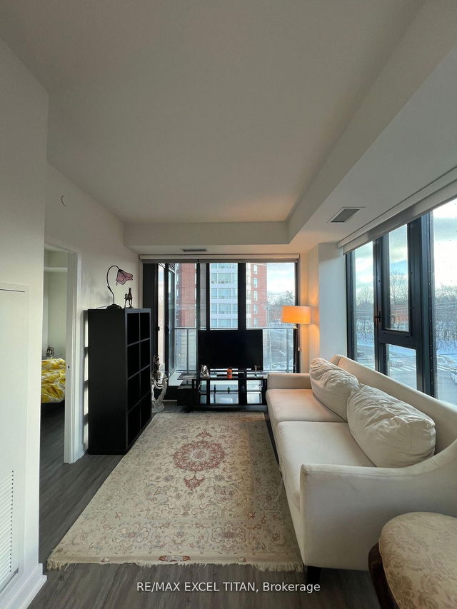 319 - 250 Lawrence Avenue