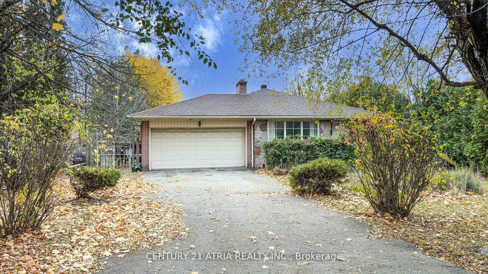 Detached House for sale at 33 Hopperton Drive, Toronto, St. Andrew-Windfields, M2L 2S5 - MLS: C12125525