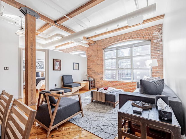 606 - 90 Sherbourne Street