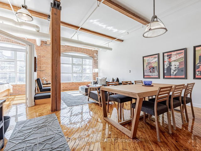 606 - 90 Sherbourne Street