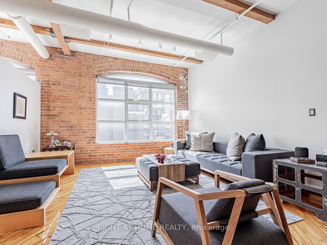 606 - 90 Sherbourne Street