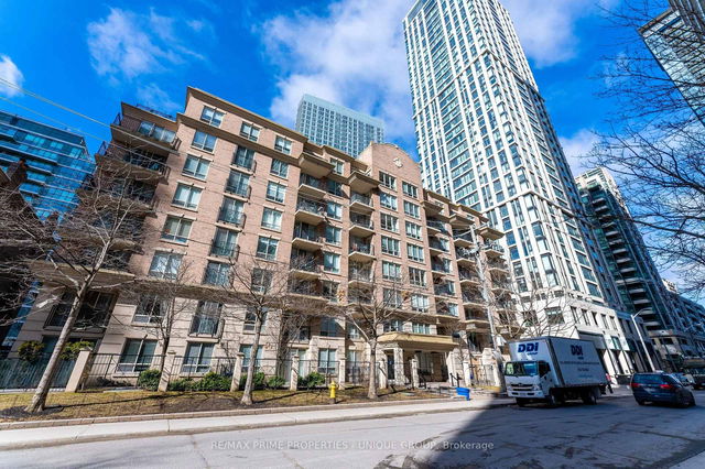 211 - 188 Redpath Avenue