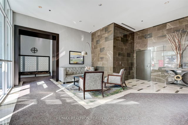 803 - 212 Eglinton Avenue