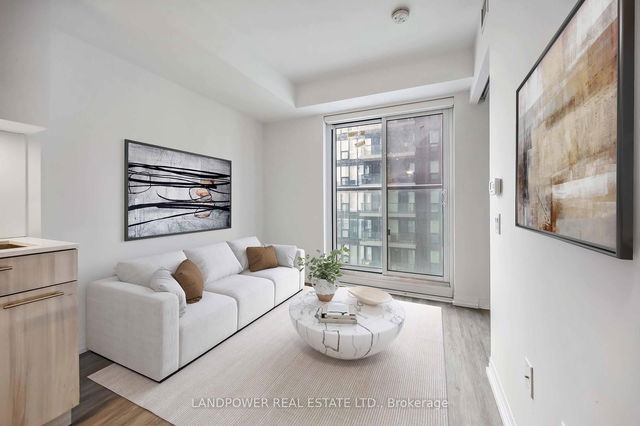 1435 - 251 Jarvis Street