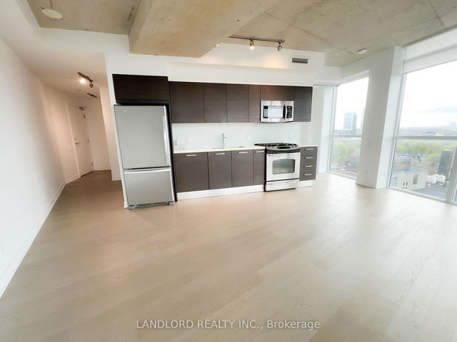 1107 - 318 King Street
