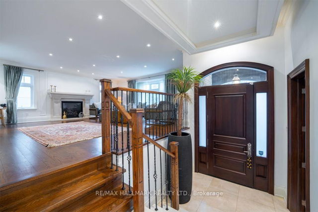 48 Hurlingham Crescent