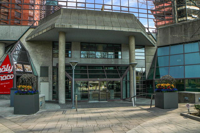 601 - 1001 Bay Street