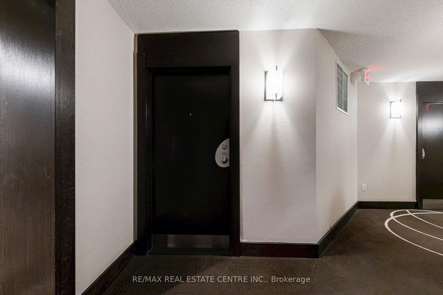 601 - 1001 Bay Street