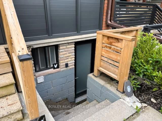 Lower - 519 Crawford Street