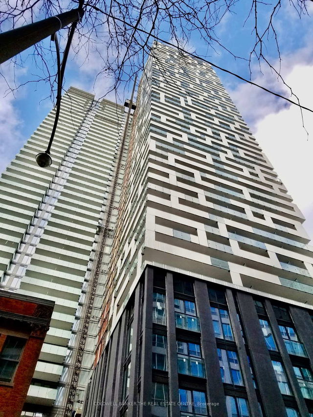 704 - 25 Richmond Street