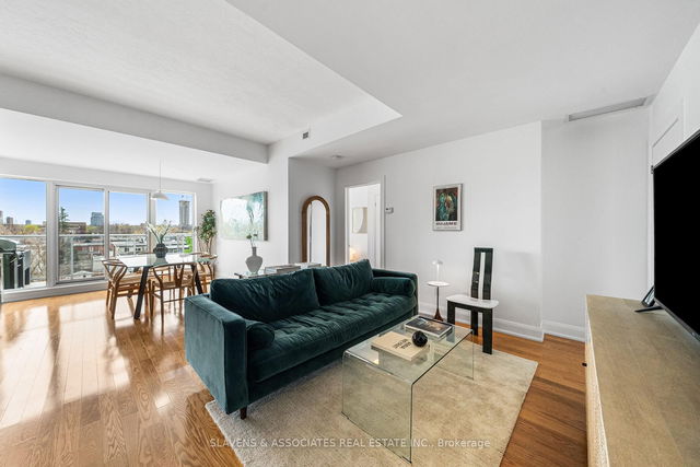 11 - 1636 Dundas Street