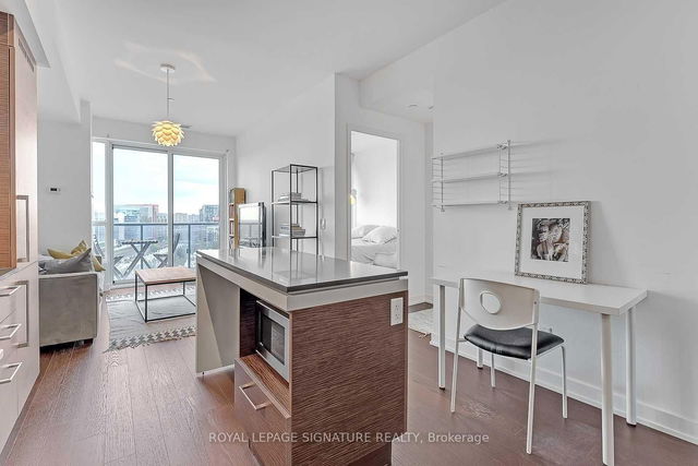 Ph23 - 1030 King Street
