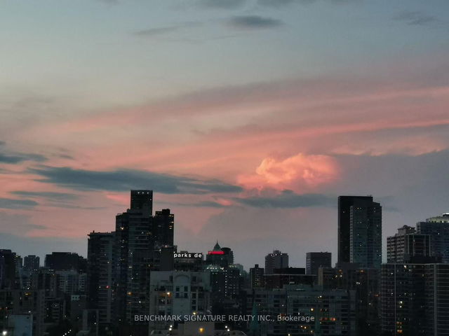 2007 - 159 Dundas Street