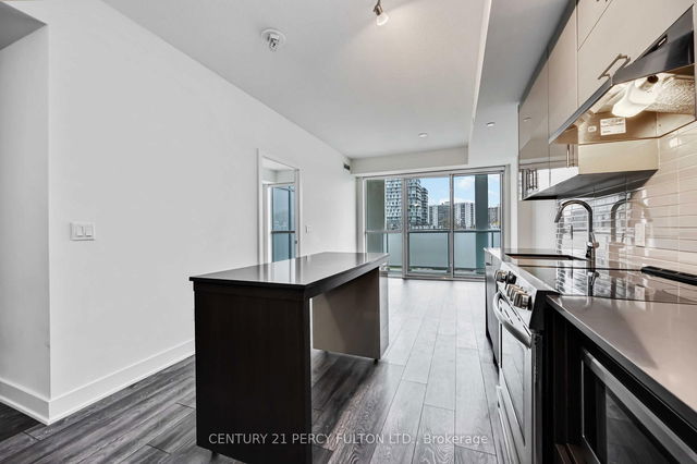 308 - 188 FAIRVIEW MALL Drive
