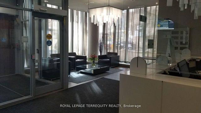 505 - 126 Simcoe Street