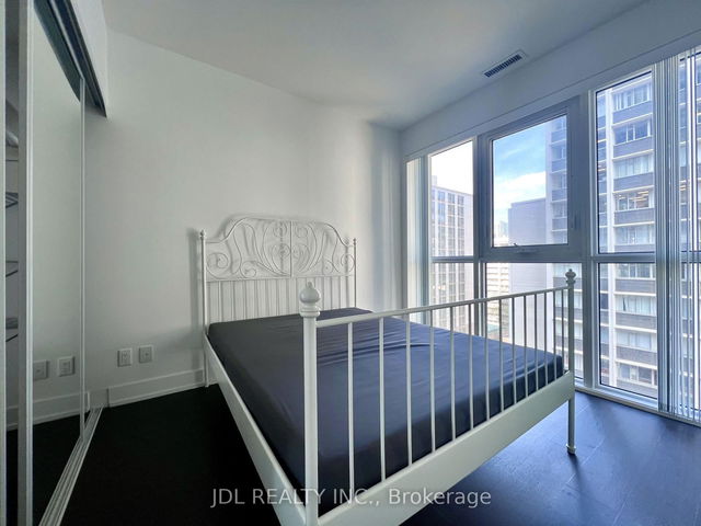 1109 - 7 Grenville Street