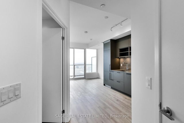 1712 - 135 East Liberty Street