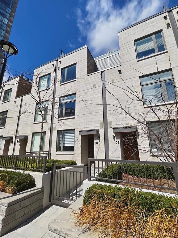 TH#8 - 165 Pears Avenue