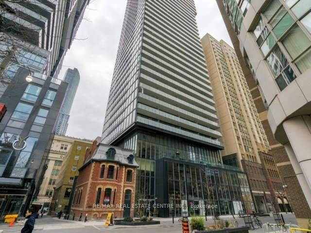 711 - 15 Grenville Street