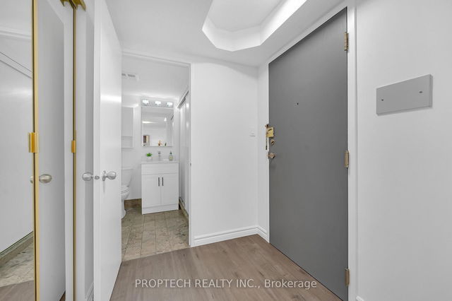 204 - 5795 Yonge Street
