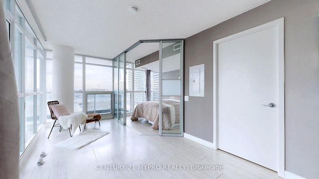 1101A - 19 Singer Court
