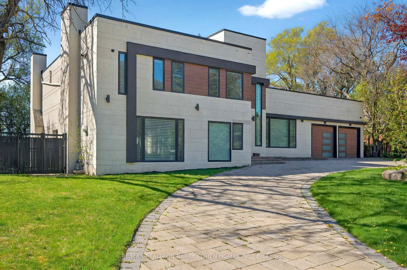 Detached House for sale at 41 Suncrest Drive, Toronto, Bridle Path-Sunnybrook-York Mills, M3C 2L1 - MLS: C12128249