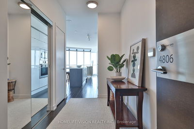 Unit 4806 — 21 Iceboat Terr, Toronto - Waterfront Communities C1 image-0-4