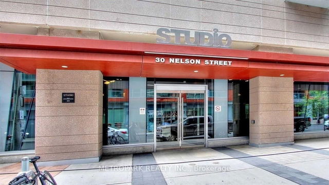 802 - 30 Nelson Street