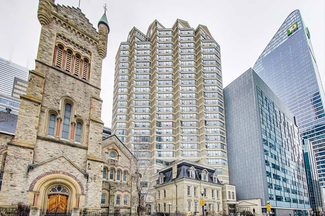 1005 - 71 Simcoe Street
