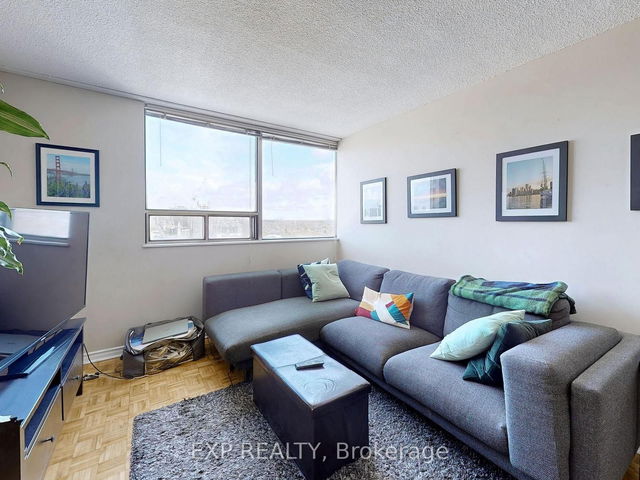 1709 - 914 Yonge Street