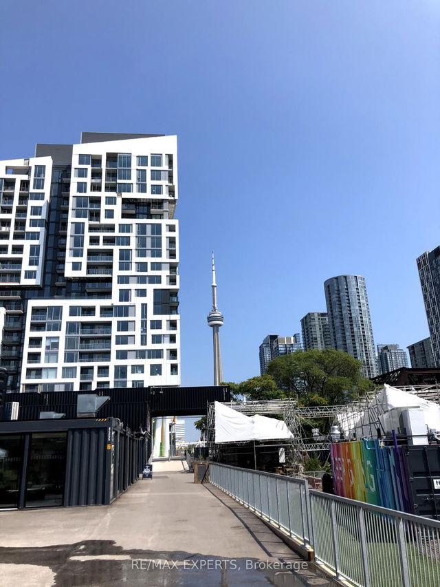 1214W - 27 Bathurst Street