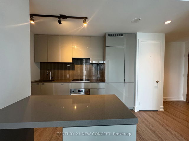 4605 - 7 Grenville Street