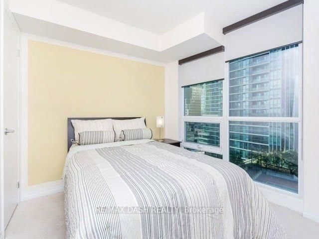 1002 - 16 Yonge Street