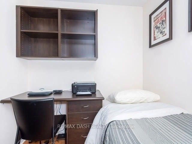 1002 - 16 Yonge Street