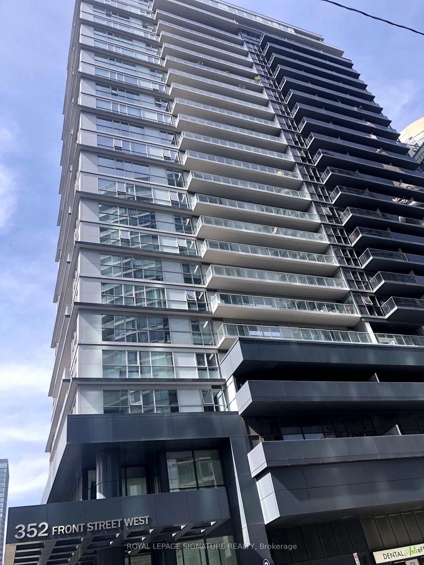 Condo for lease at LPH01-352 FRONT Street, Toronto, Waterfront Communities C1, M5V 0K3 - MLS: C12128785