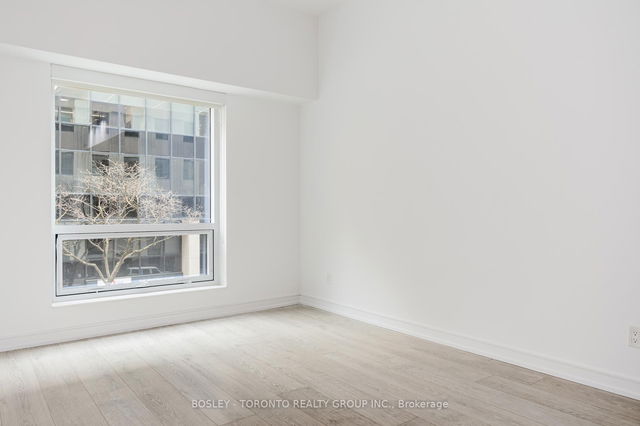 208 - 88 Scott Street