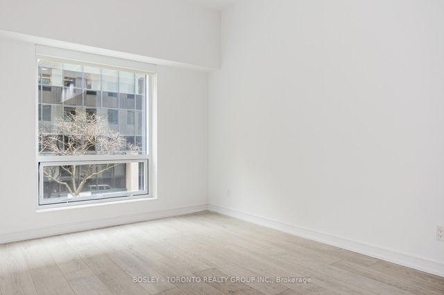 208 - 88 Scott Street
