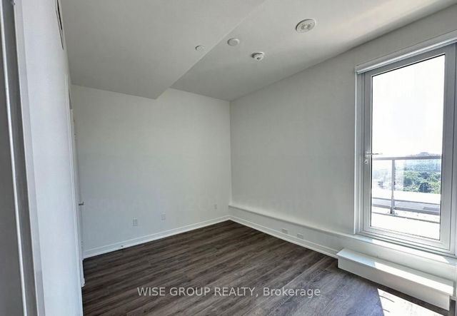 1201 - 500 Wilson Avenue