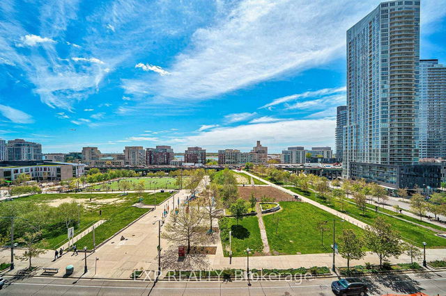 853 - 151 Dan Leckie Way
