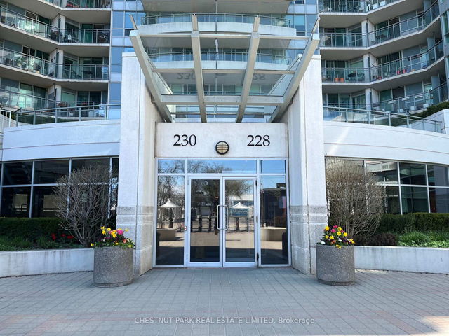 1207 - 228 Queens Quay West Quay