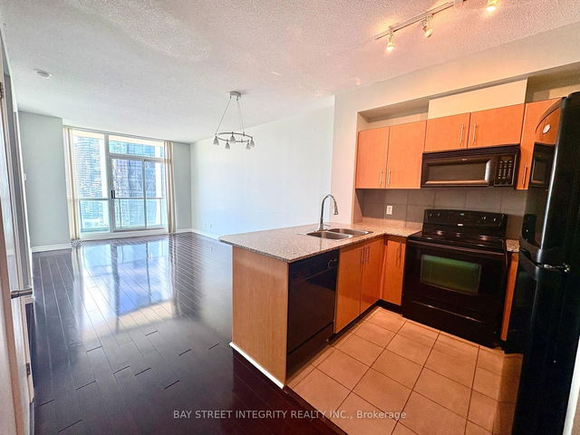2807 - 16 Yonge Street