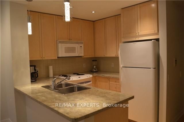 912 - 85 Bloor St E, Toronto, M4W 3Y1 | Image 3