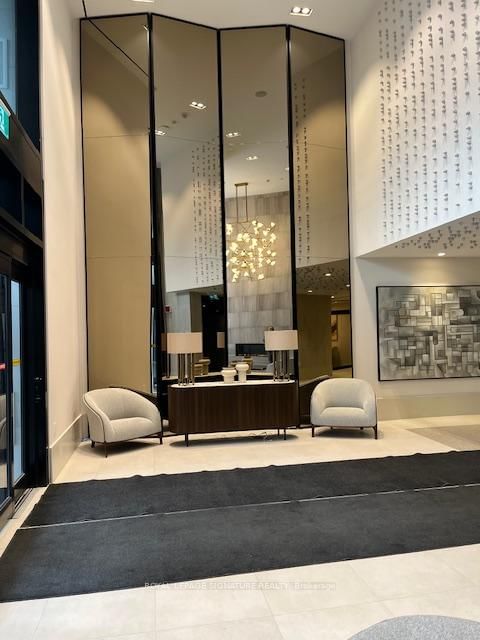 1112 - 2020 Bathurst Street