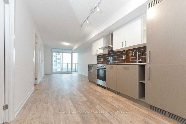 1709 - 125 Redpath Avenue