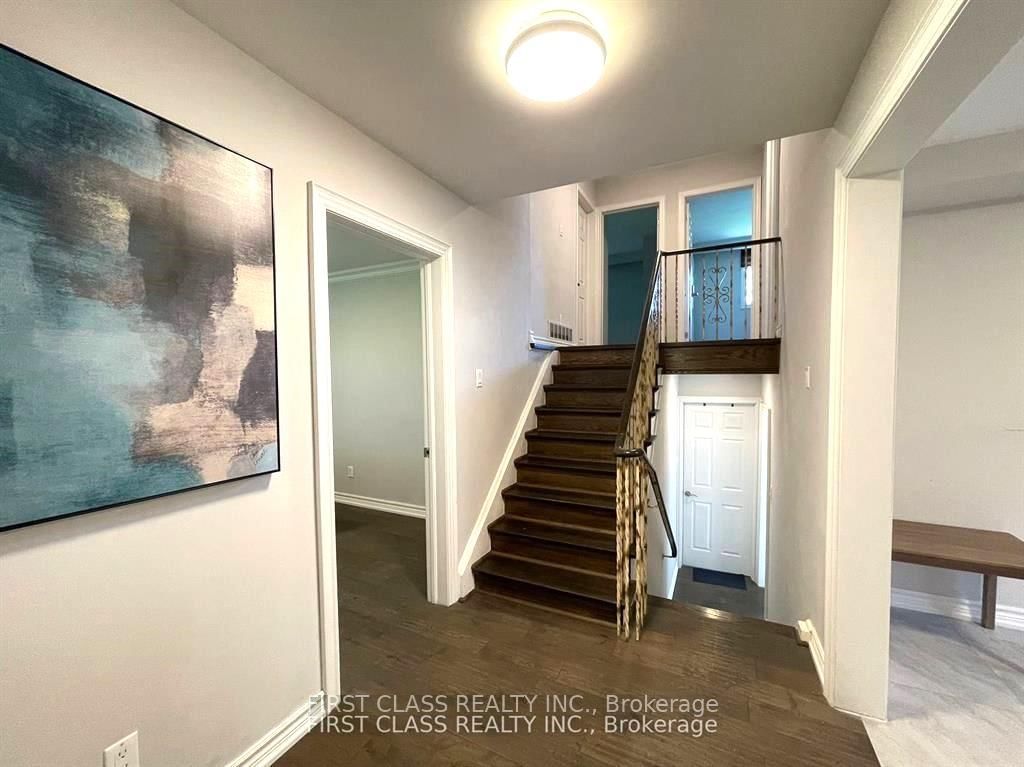 Detached House for lease at Upper-24 Greenyards Drive, Toronto, Newtonbrook East, M2M 2R6 - MLS: C12129709