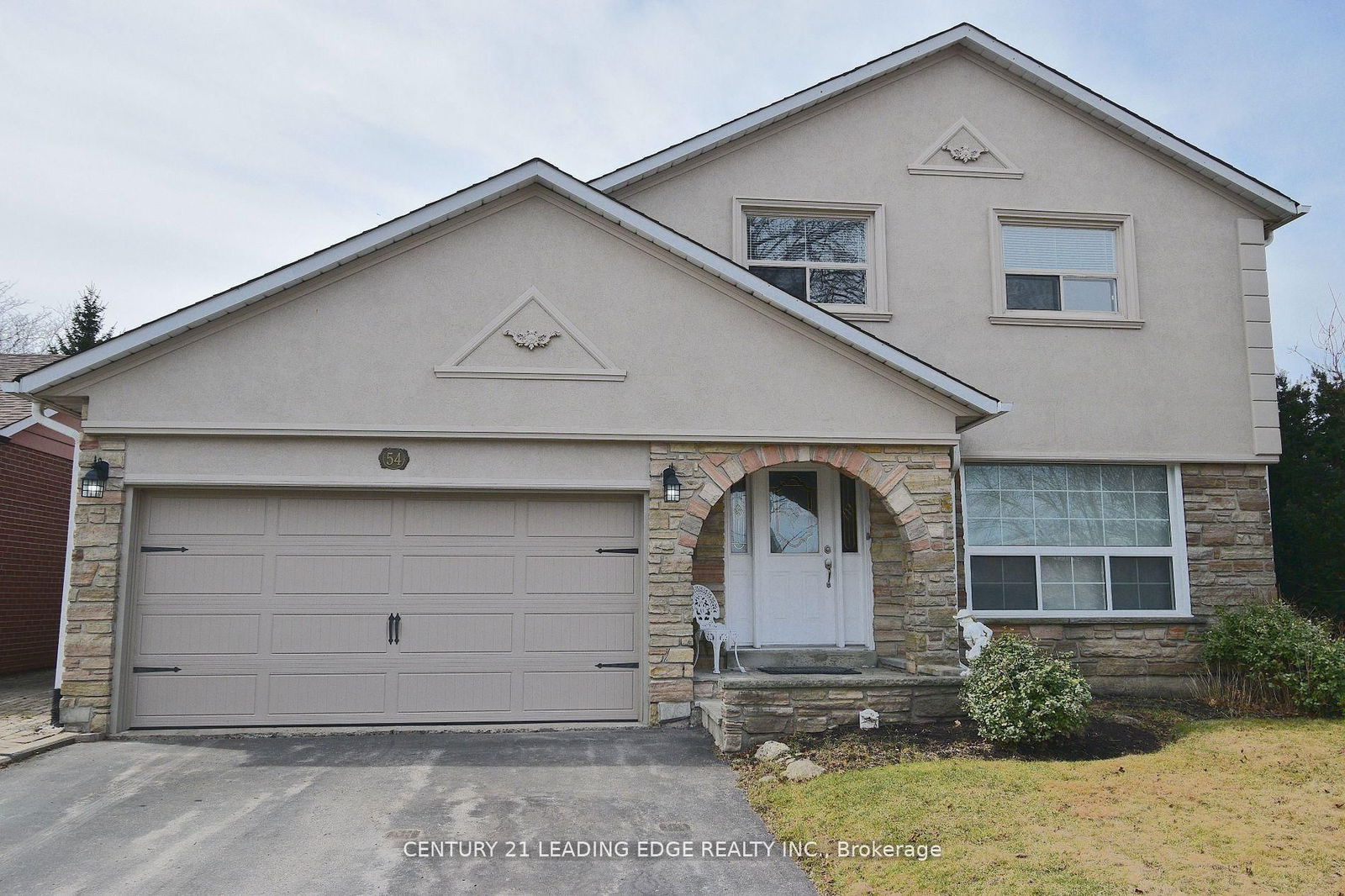 Detached House for sale at 54 Avonwick Gate, Toronto, Parkwoods-Donalda, M3A 2M6 - MLS: C12129815