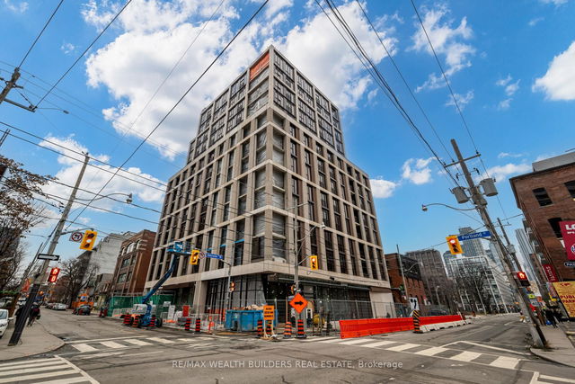 606 - 123 Portland Street