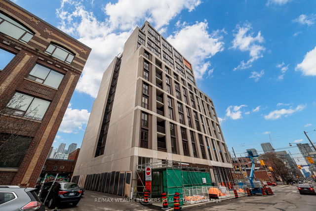 606 - 123 Portland Street