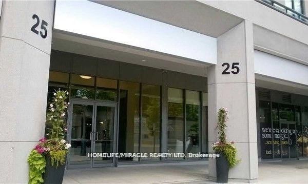 821 - 25 Lower Simcoe Street