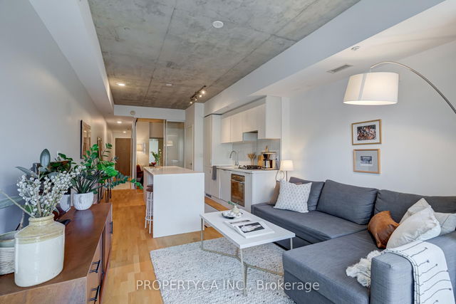 203 - 109 Ossington Avenue